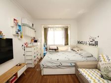 淞虹路站100米,精装修南北两房,租金5200每月