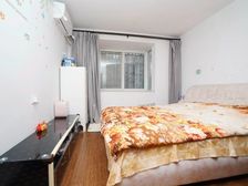 金沙湖房屋自住三房带露台,适合刚需,价格可谈,送车位急卖
