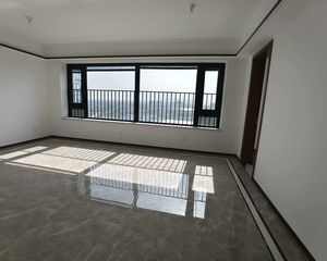 保利天悦三期4室2厅2卫南朝向350.0万元/套出售