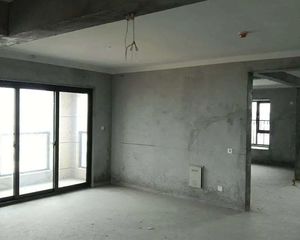 宝龙世家3室2厅2卫南朝向160.0万元/套出售