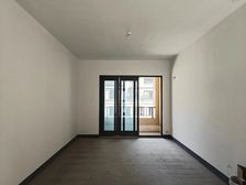 沙坪坝区 融创滨江壹号臻江府 三房 140万