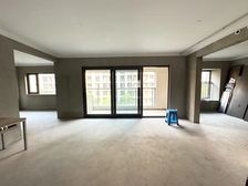 雅戈尔江上4室2厅2卫南朝向365.0万元/套出售