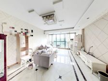 专做三江口人车分流 中庭位置 四房 户型好 拎包入住实木家具