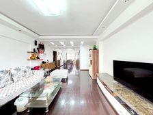 江东新世纪 精装修 拎包入住,户型方正,房东急卖