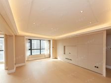 主卧朝南,小区中心位置,中式风格,大开间,独立电梯,带露台