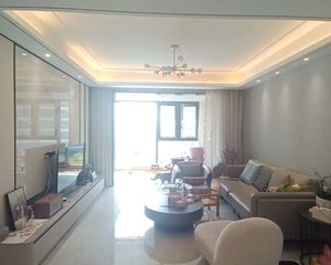 中海凤凰熙岸4室2厅2卫南朝向295.0万元/套出售