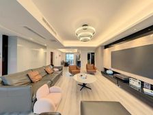 户型方正,结构,装修保养好,小高层居住舒适。