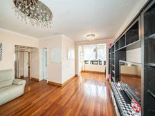 电梯房,主卧朝南,近地铁,精装修,诚意出售,有钥匙