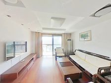 新上高区三房,全明户型,房东诚心出售,看房方便