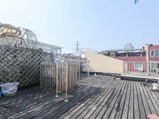 2000年一梯两户 南北两房厅朝南 诚意出售 看房随时