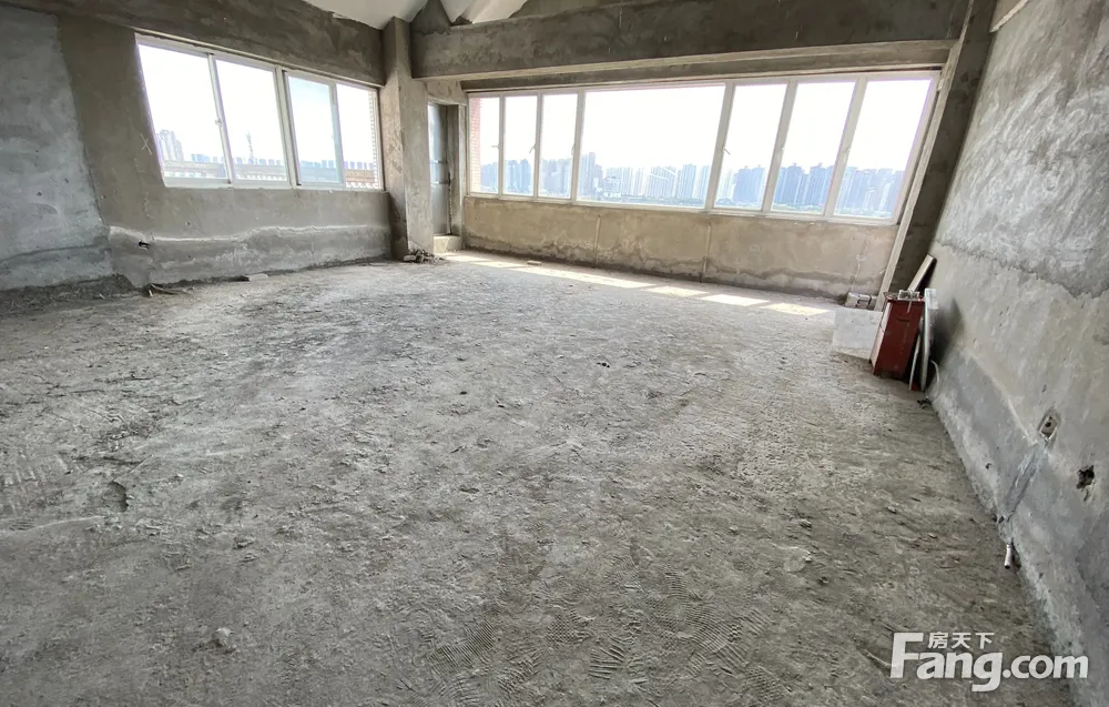 老鲤城 金山社区 滨江豪园 214.49平4居 毛坯 大露台
