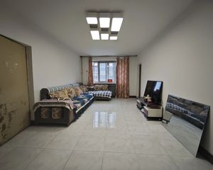 沿湖南区 高楼层采光充足 商业配套齐全 近医院 居住密度低