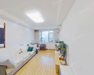 满五年田字格户型,精装修拎包入住诚意卖,小区中间,