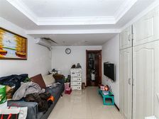 精装全明户型,宝山体育馆边,一中心