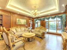 湖山在望 中间位置 在售装修 Z好一套