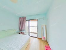 海尚壹品,高层四房,业主急卖,看房方便,价格可谈。