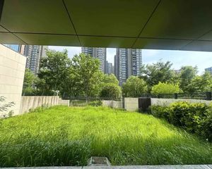 (大花园)君湾中心 连排别墅1-3楼,有大花园、大露台