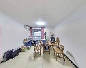 清源佳园三居 南北通透 带电梯 楼龄新