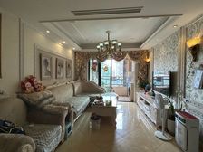 双商圈三轻轨,森系窗景,三房拎包入住