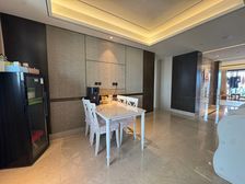 四开间朝南大四房 诚意出售 有产权车位 性价比高 看房预约