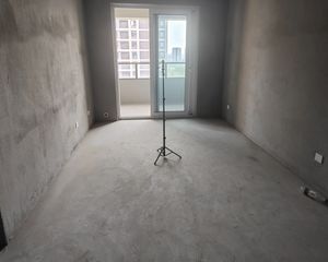 新兴岚湾小区2室2厅1卫南朝向80.0万元/套出售