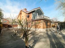 王府园中园7室1厅精装修