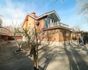 王府园中园7室1厅精装修
