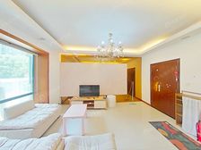 紫荆苑朝南大两房,业主急卖,看房随时有钥匙,价格可谈。