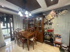 明湖花苑三期东南向精装三房 低楼层满二住宅
