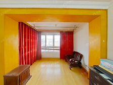 01年商品房 新出顶复共三层 南北通带露台有阁楼 看房有钥匙