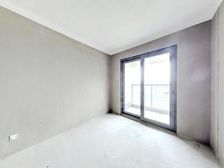 雅戈尔出品洋房中间楼层全天采光 户型方正 布局合理看房有钥匙