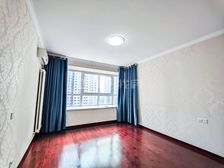 新天地红太阳花园220万元4室192平朝向南北普装