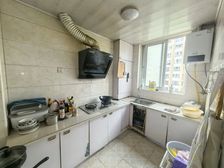 塘泾北苑沿河的景观房二室二厅南北通透,采光和通风好满5年少税