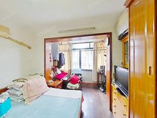 双南两房,1梯2户,产权清晰离大渡河100米,中间楼层采光好