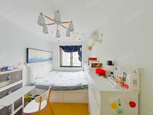 满五V,一,独栋全明户型,采光好。