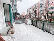 前排带独立大露台,面积近25平,业主置换急于处理