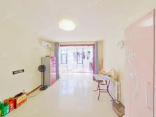 新上!北二区一层下跃复试,南向户型,商品房,采光好,间距大