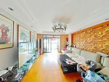 龙兆苑大4房,中,心位置,有车位,自住精装修,随时可看!