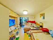 二环内,东城区,南北通透两居室,南向大阳台,有车位,采光好