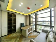 东二环朝阳门 昆泰国际大厦 198平精装遗留3隔间+15工位