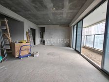 4室 140平 毛坯 电梯房 南北通透 诚心出售 价格可议