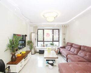 窦店 北京城建琨廷南区 二居室电梯房 边户拐角阳台