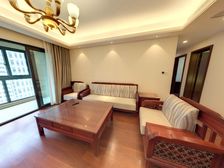 一期高层中低楼层,江景房。四开间朝南,空调地暖都有