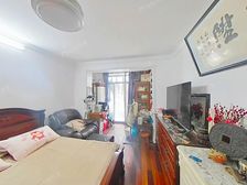 徐汇产权位置好,一楼带院子,房东诚意出售,出行方便,周边配套