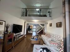 新:三房复试,五个房间,附赠俩大露台,精装全送,使用200平