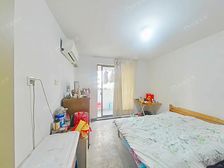 15年小区,双轨交,打一模范,双南户型,配套成熟,车位充裕