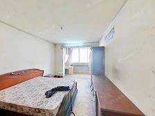 非顶楼朝南一房~看房有钥匙!房东诚意出售~采光视野无遮挡