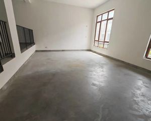 维拉小镇一期(碧园、馥园、溪园) 5室2厅 南 毛坯