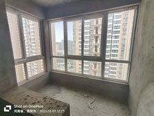 新区,万达广场附近,13年新房,3室2厅,小高层,单价4千7