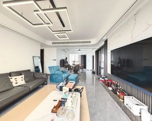 东湖花园3期 精装修楼层好 拎包入住